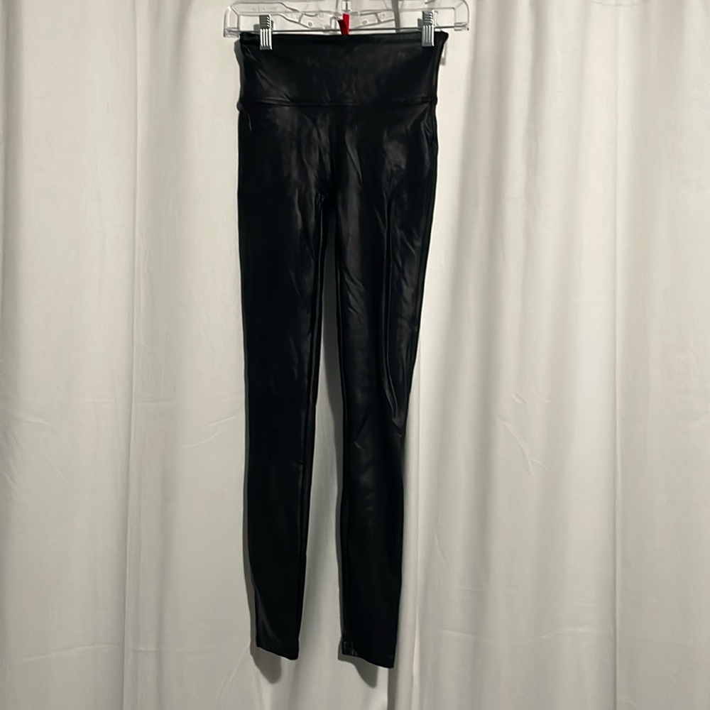 Spanx leather like leggings size small